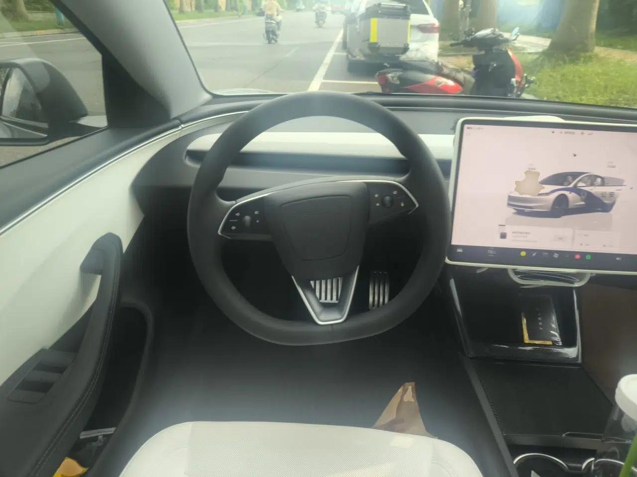 Tesla Model 3 2023 Rear-Wheel-Drive Version — миниатюра 11