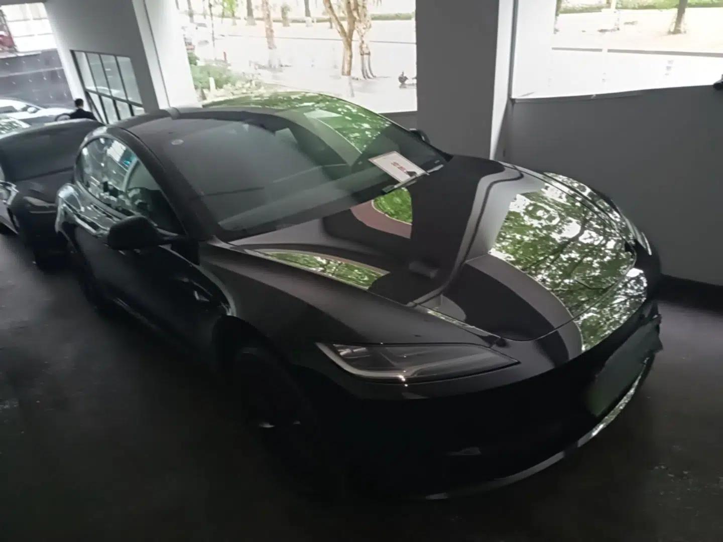 Tesla Model 3 2025 Model Revised Rear-Wheel-Drive Version — миниатюра 3