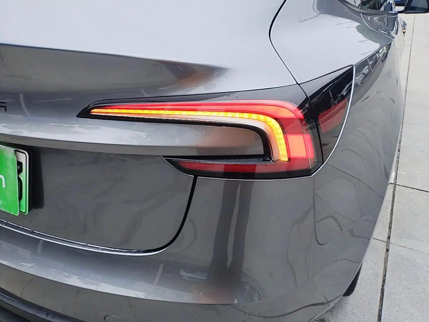 Tesla Model 3 2025 Model Long-Range Rear-Wheel-Drive Version — миниатюра 7