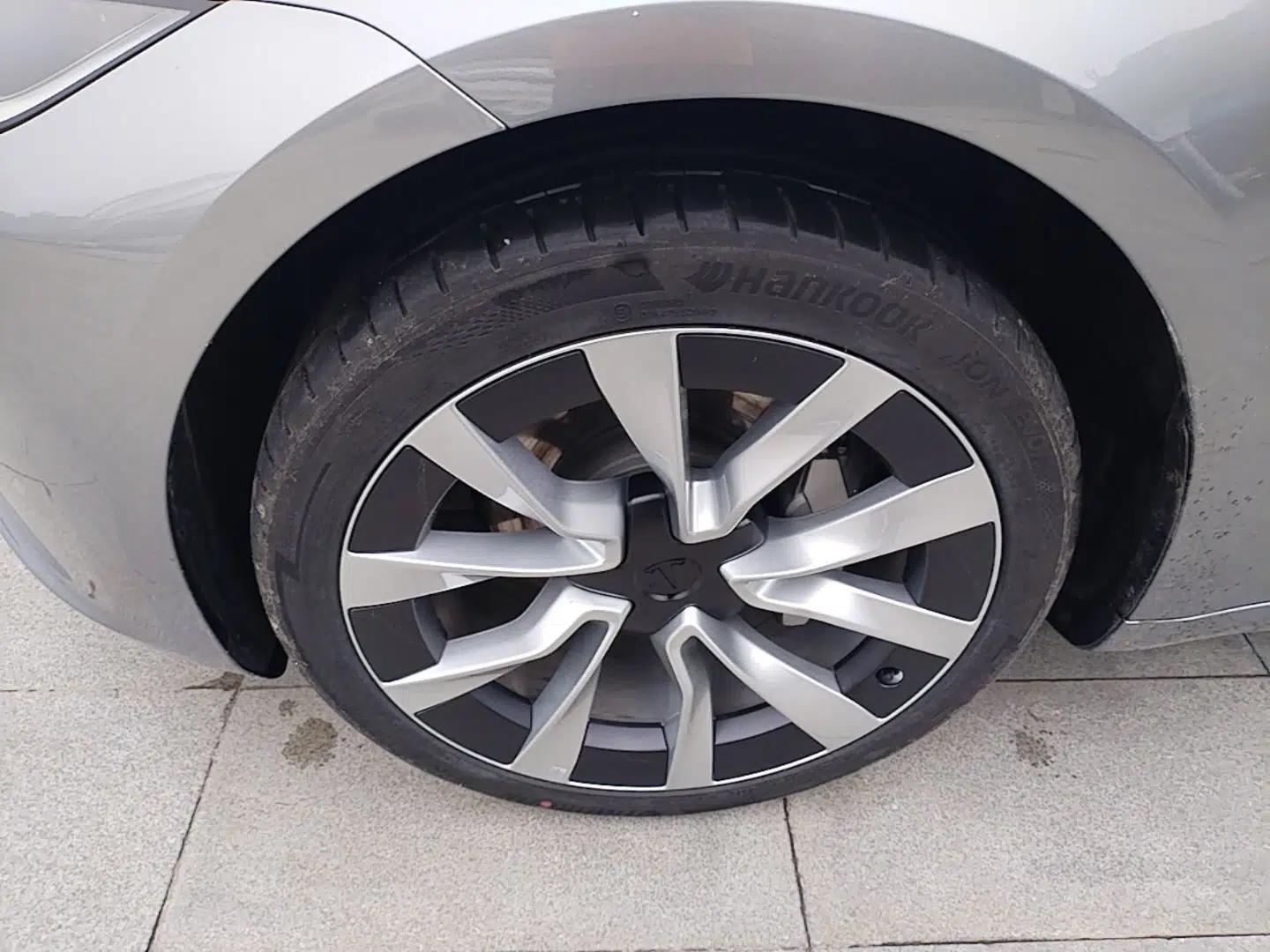Tesla Model 3 2025 Model Long-Range Rear-Wheel-Drive Version — миниатюра 8