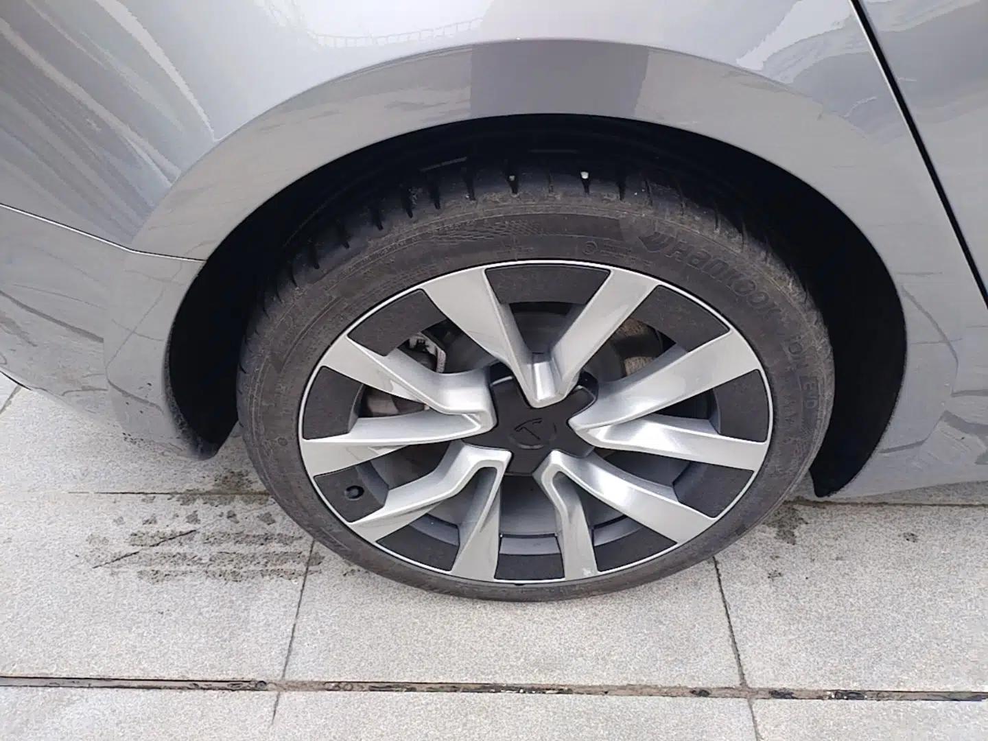 Tesla Model 3 2025 Model Long-Range Rear-Wheel-Drive Version — миниатюра 10