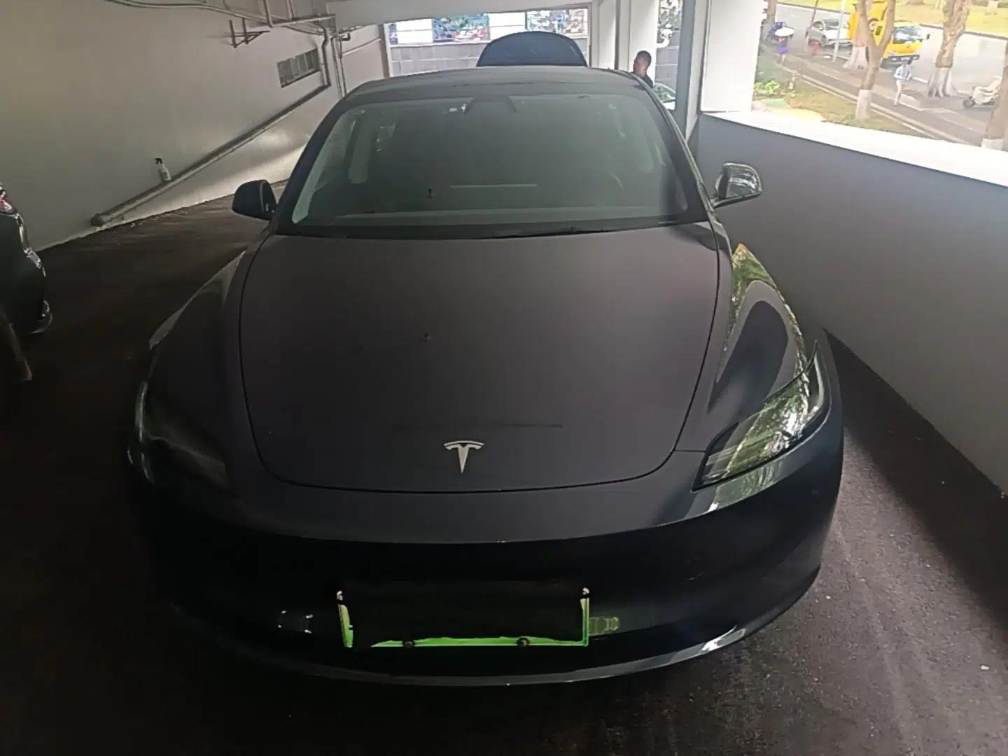 Tesla Model 3 2023 Long-Range All-Wheel-Drive Version — миниатюра 2