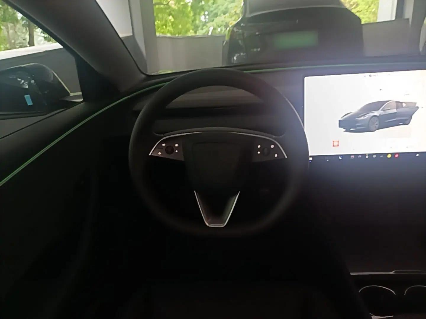 Tesla Model 3 2023 Long-Range All-Wheel-Drive Version — миниатюра 14