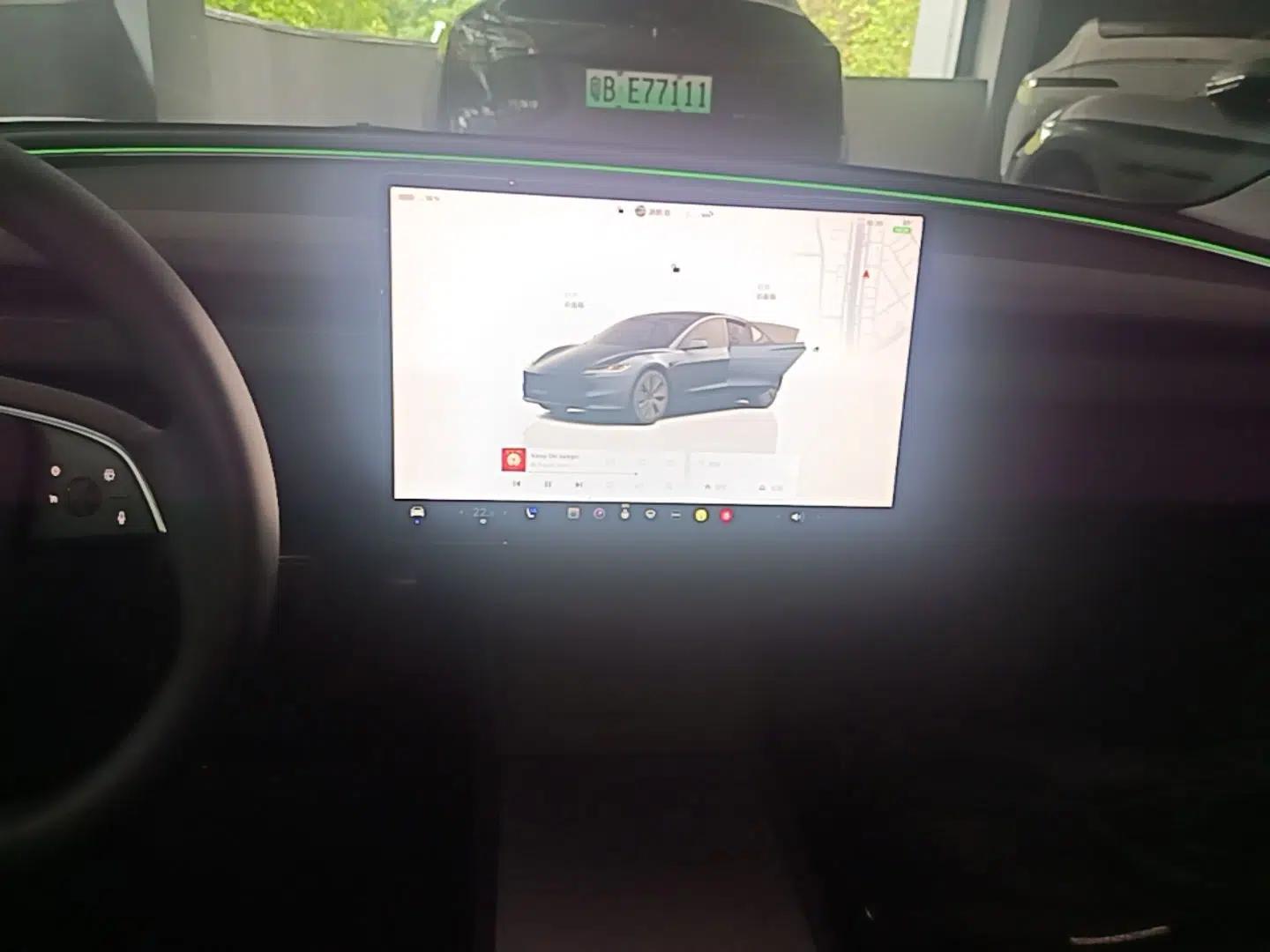 Tesla Model 3 2023 Long-Range All-Wheel-Drive Version — миниатюра 16
