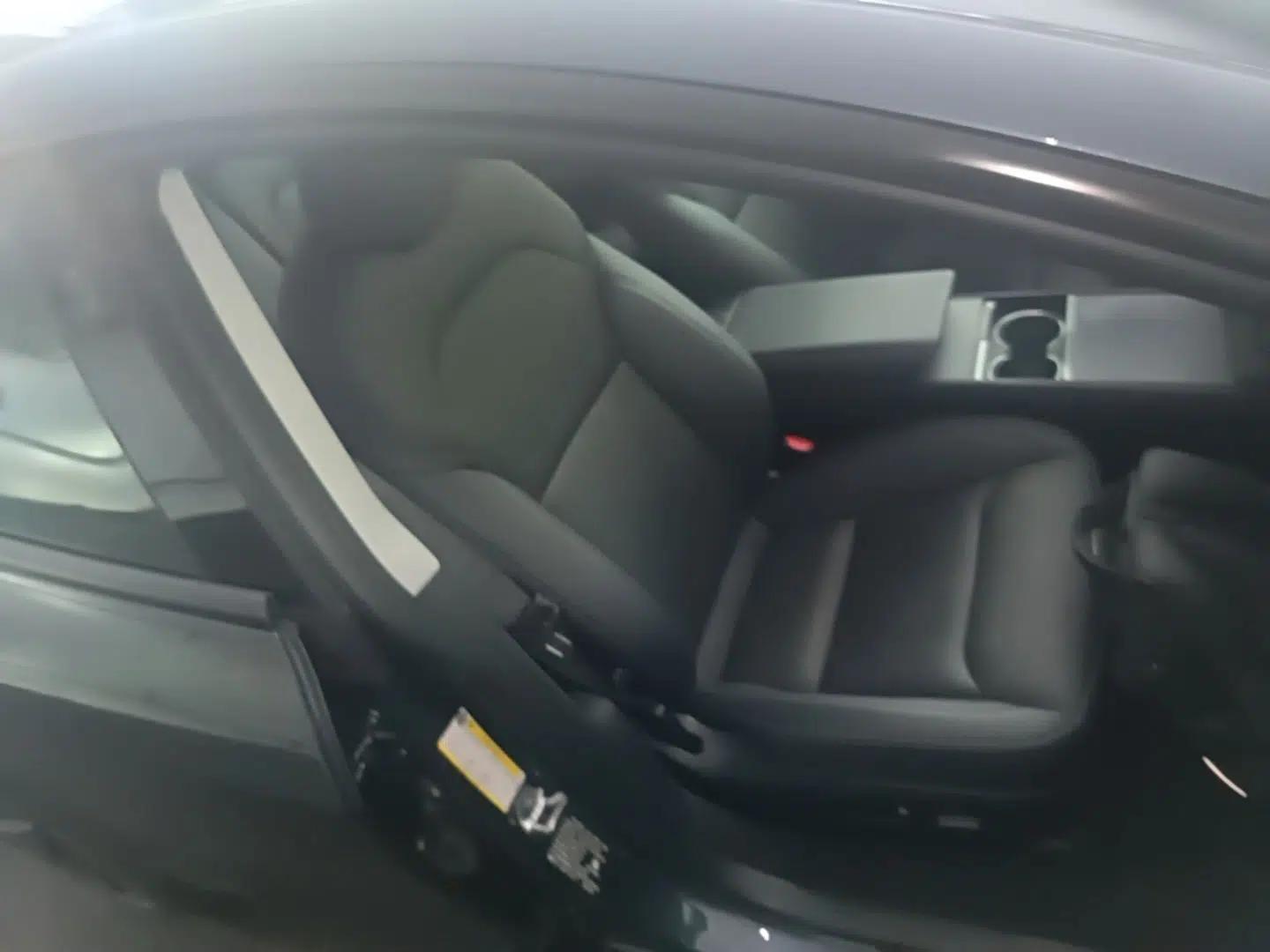 Tesla Model 3 2023 Long-Range All-Wheel-Drive Version — миниатюра 23