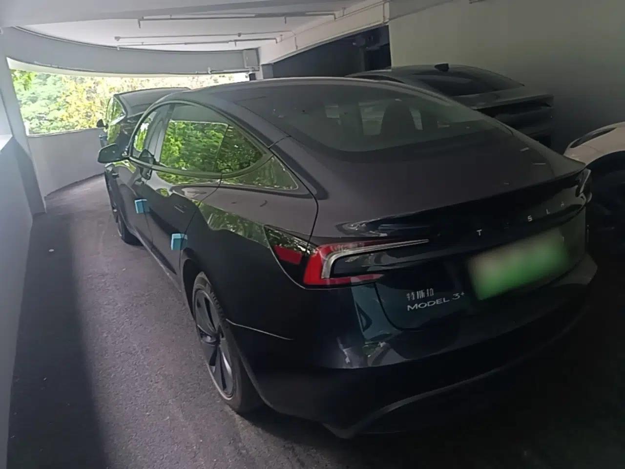 Tesla Model 3 2023 Long-Range All-Wheel-Drive Version — миниатюра 4