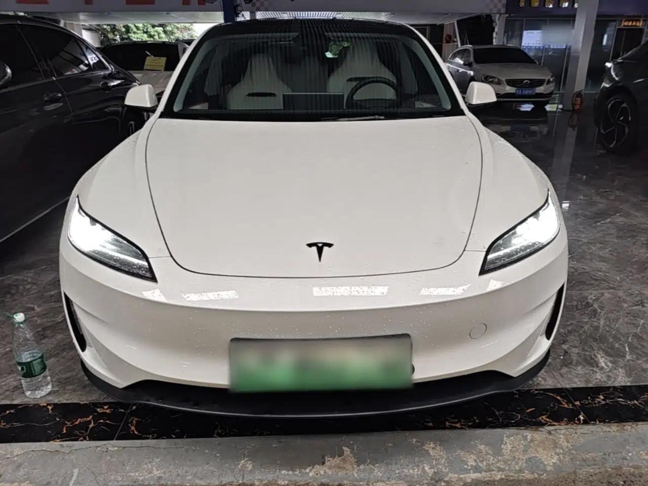 Tesla Model 3 2024 High-Performance All-Wheel-Drive Version — миниатюра 2