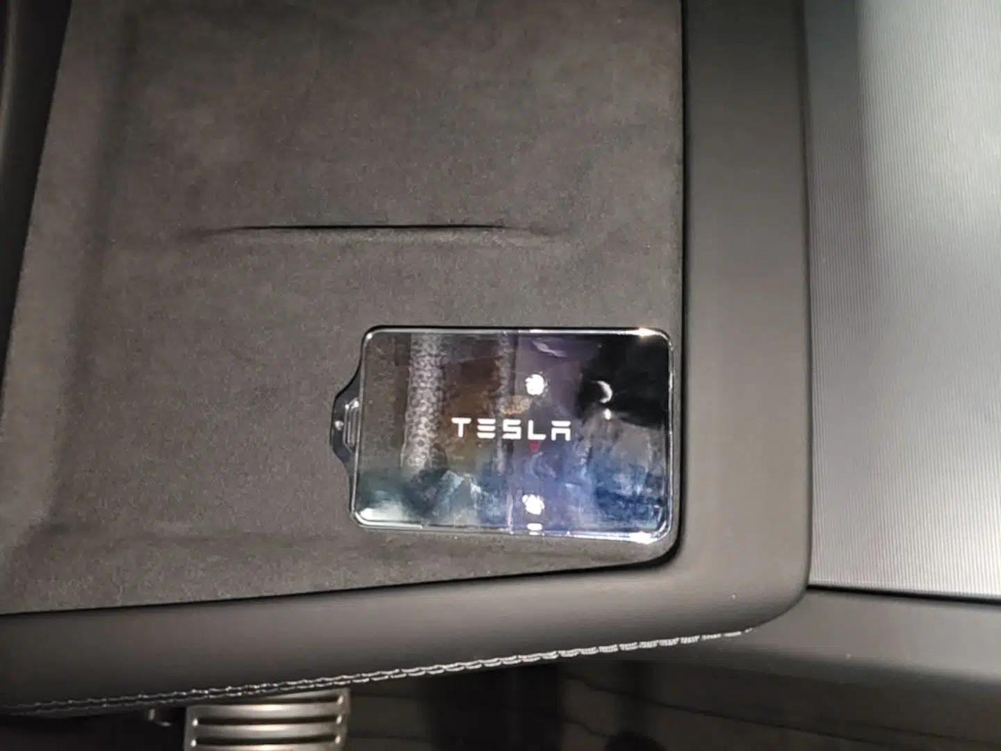Tesla Model 3 2024 High-Performance All-Wheel-Drive Version — миниатюра 12