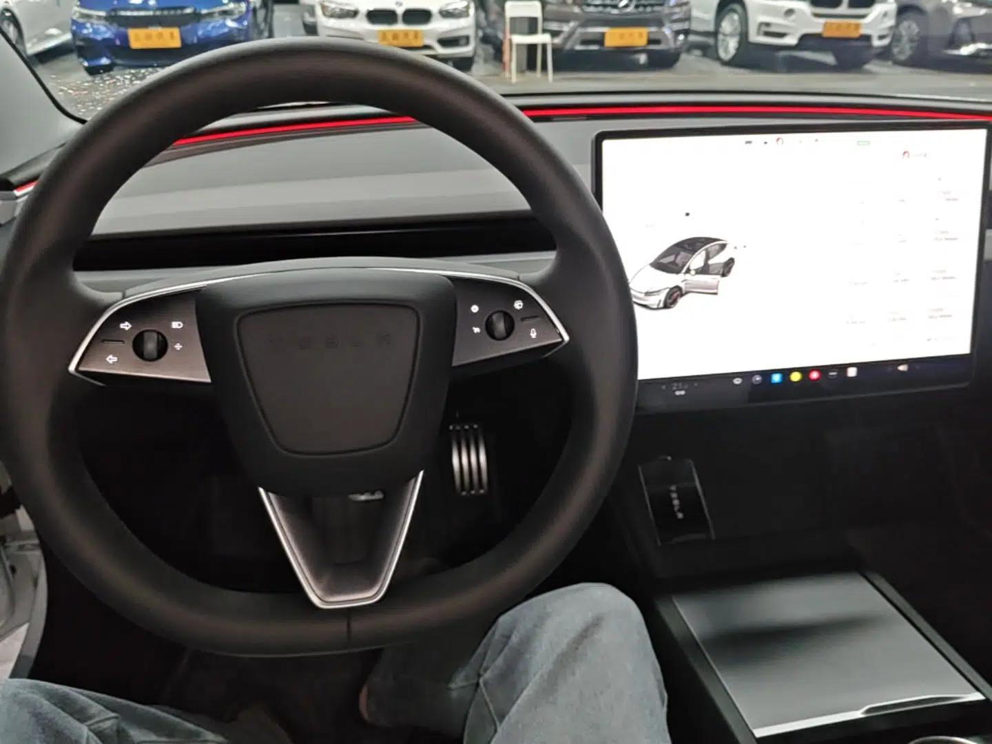 Tesla Model 3 2024 High-Performance All-Wheel-Drive Version — миниатюра 13