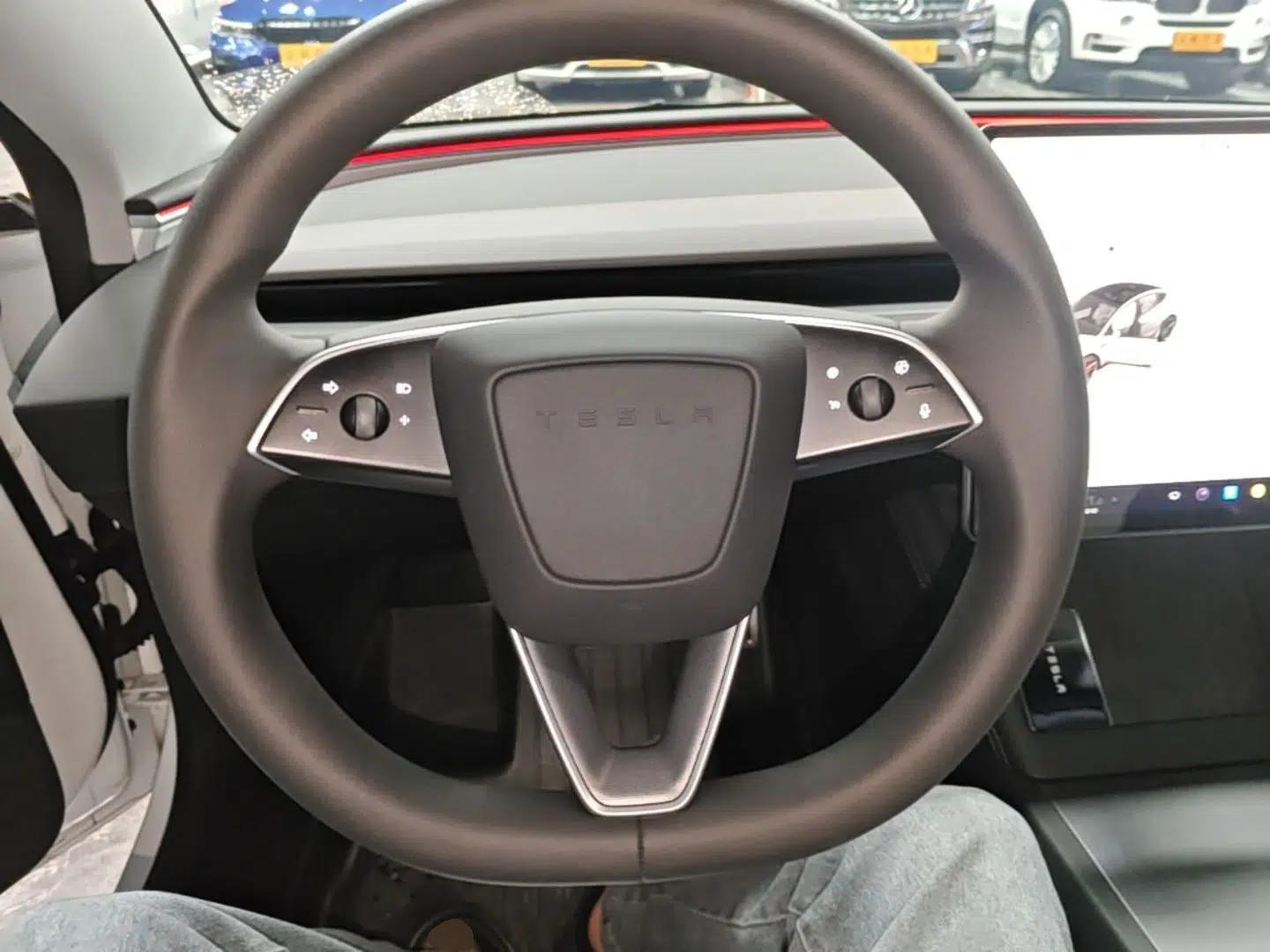 Tesla Model 3 2024 High-Performance All-Wheel-Drive Version — миниатюра 14