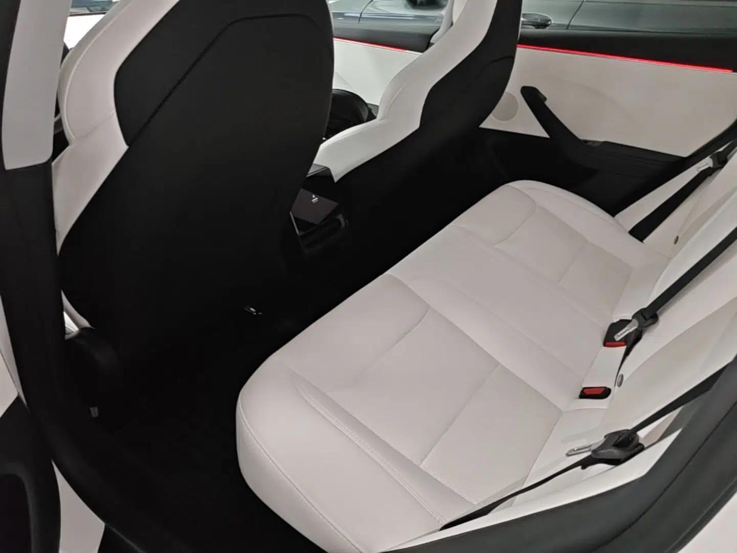 Tesla Model 3 2024 High-Performance All-Wheel-Drive Version — миниатюра 20
