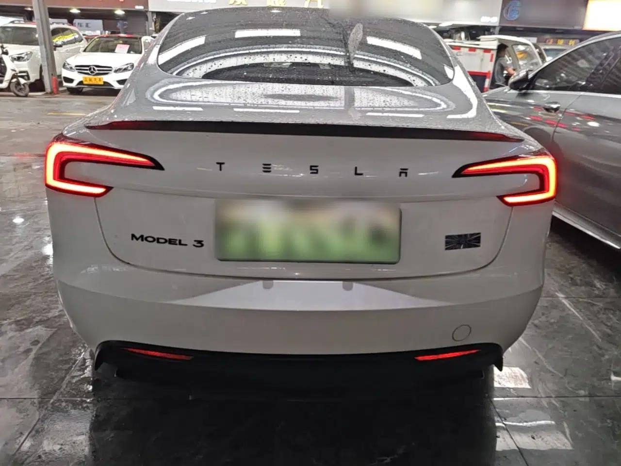 Tesla Model 3 2024 High-Performance All-Wheel-Drive Version — миниатюра 5
