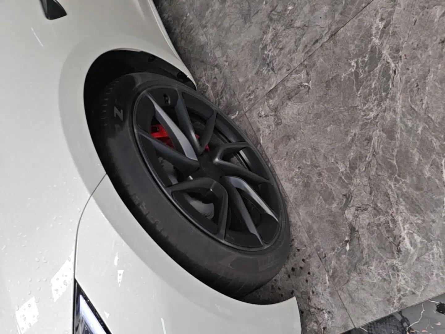 Tesla Model 3 2024 High-Performance All-Wheel-Drive Version — миниатюра 8