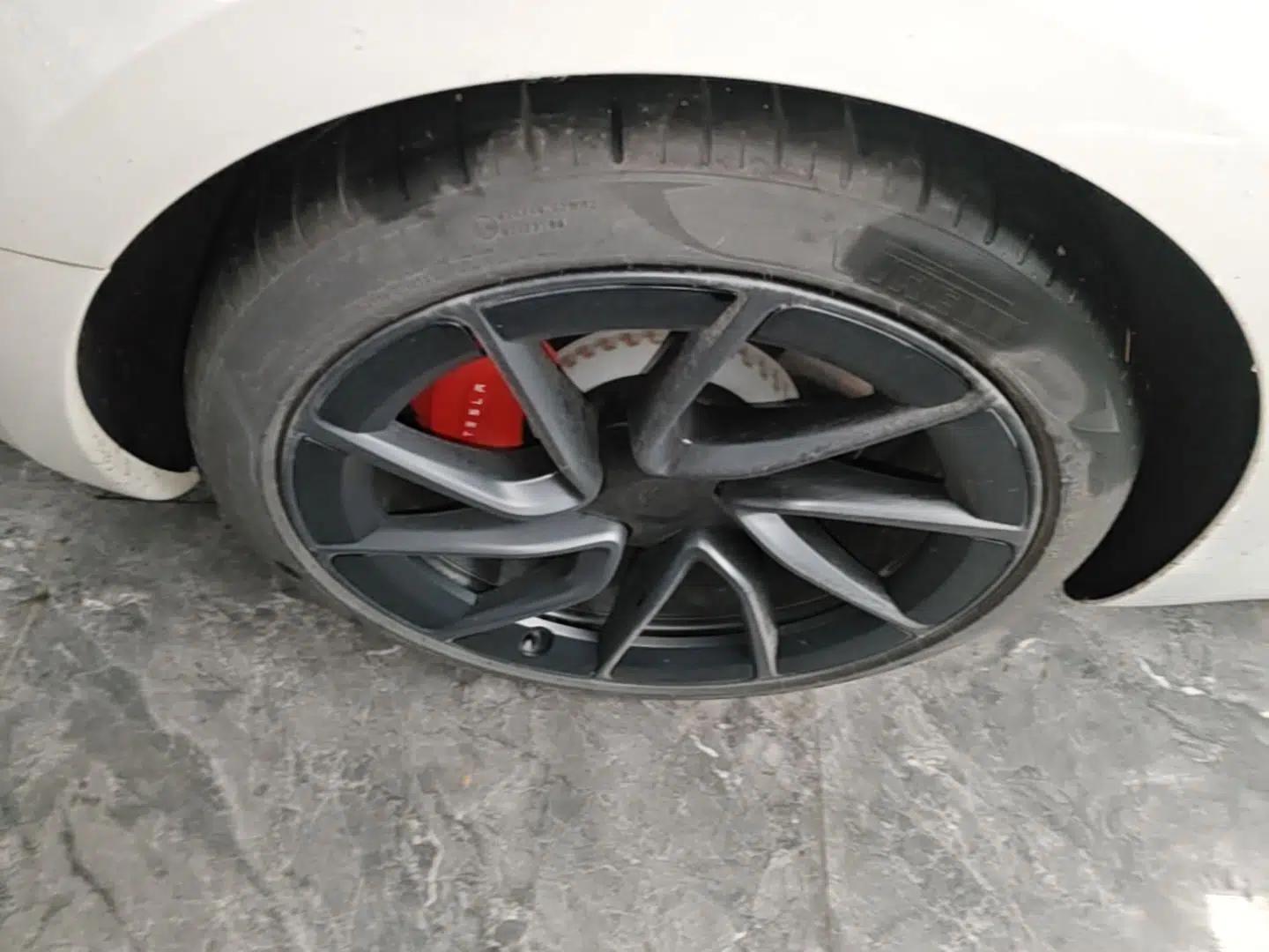Tesla Model 3 2024 High-Performance All-Wheel-Drive Version — миниатюра 10