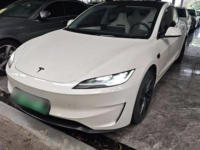 Tesla Model 3 2024 High-Performance All-Wheel-Drive Version