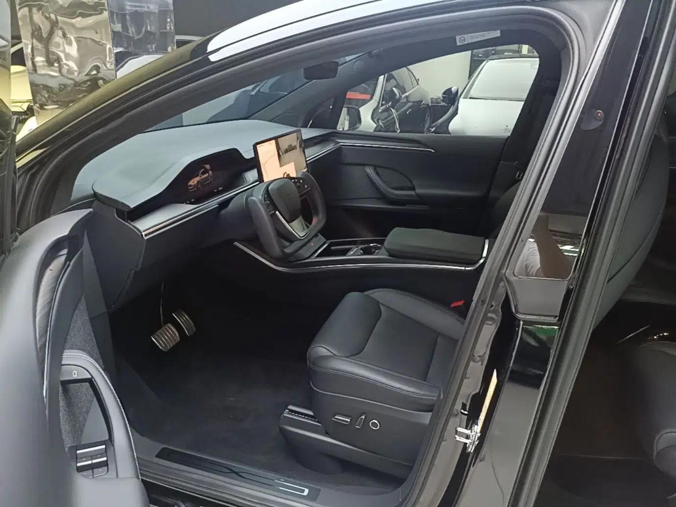 Tesla Model X 2023 Dual-Motor All-Wheel-Drive Version — миниатюра 19