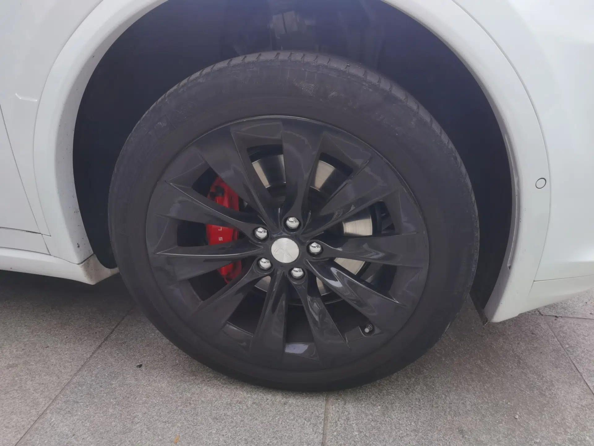 Tesla Model X  — миниатюра 8