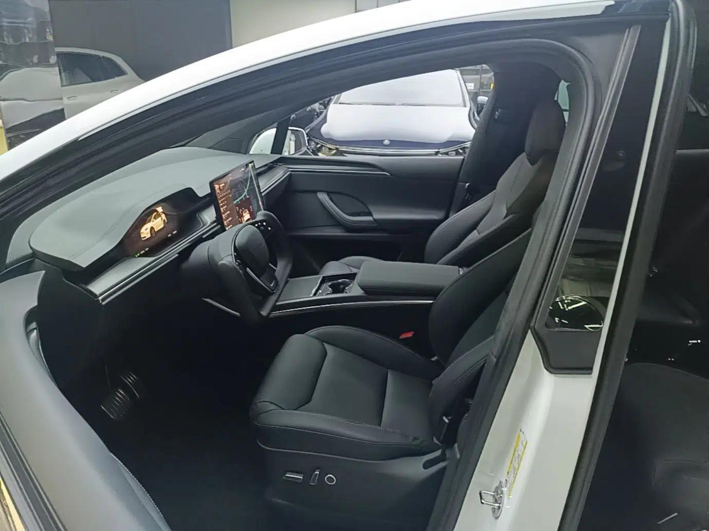 Tesla Model X 2023 Three-Motor All-Wheel-Drive Plaid Version — миниатюра 18