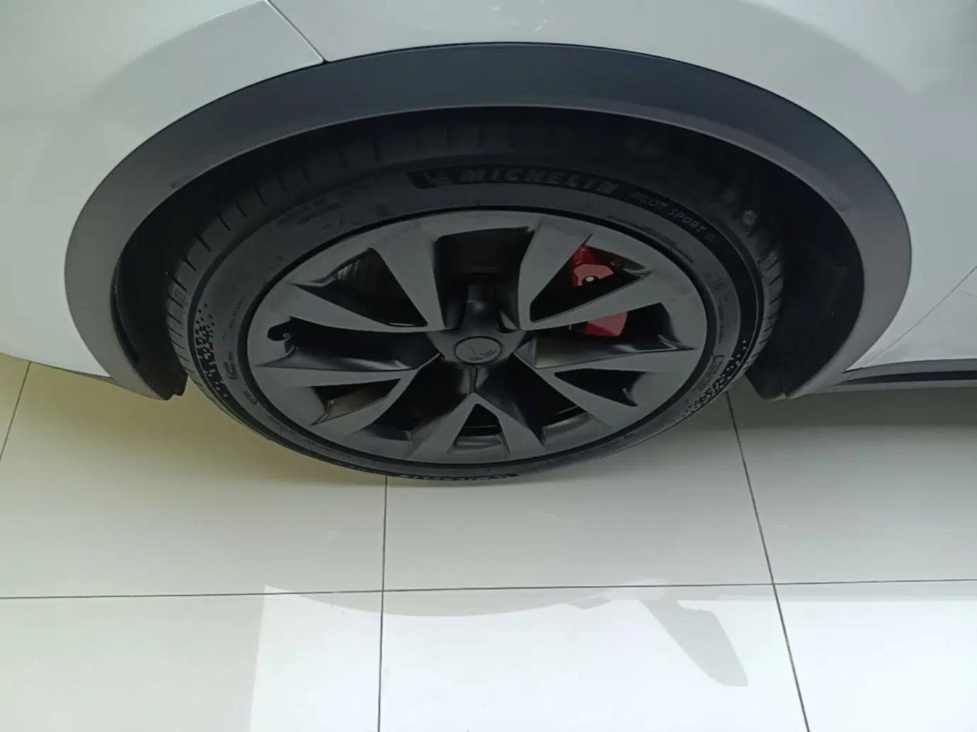 Tesla Model X 2023 Three-Motor All-Wheel-Drive Plaid Version — миниатюра 8