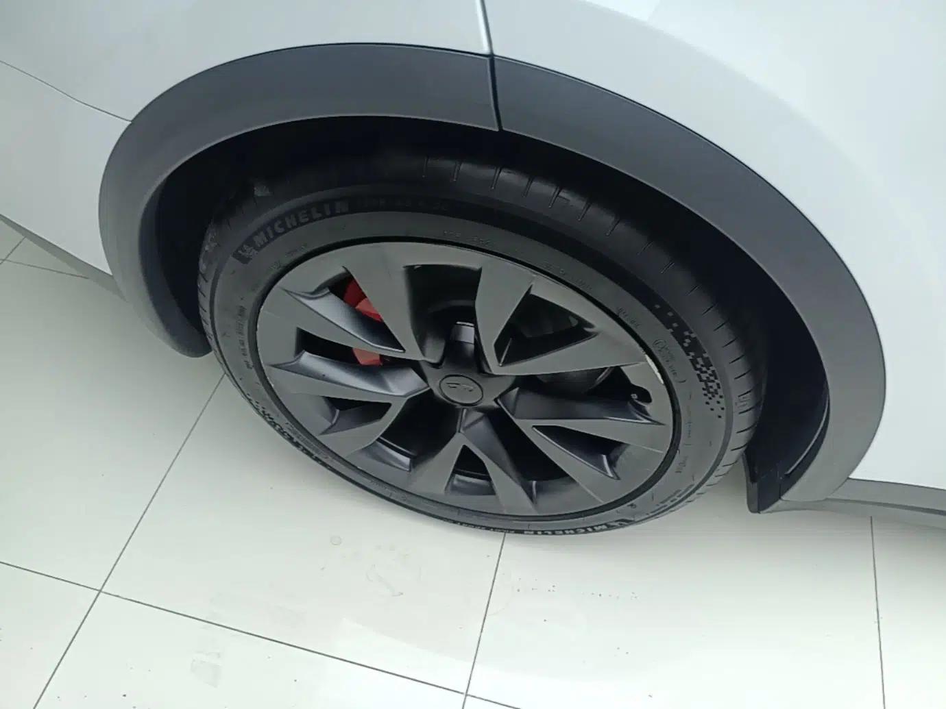 Tesla Model X 2023 Three-Motor All-Wheel-Drive Plaid Version — миниатюра 10