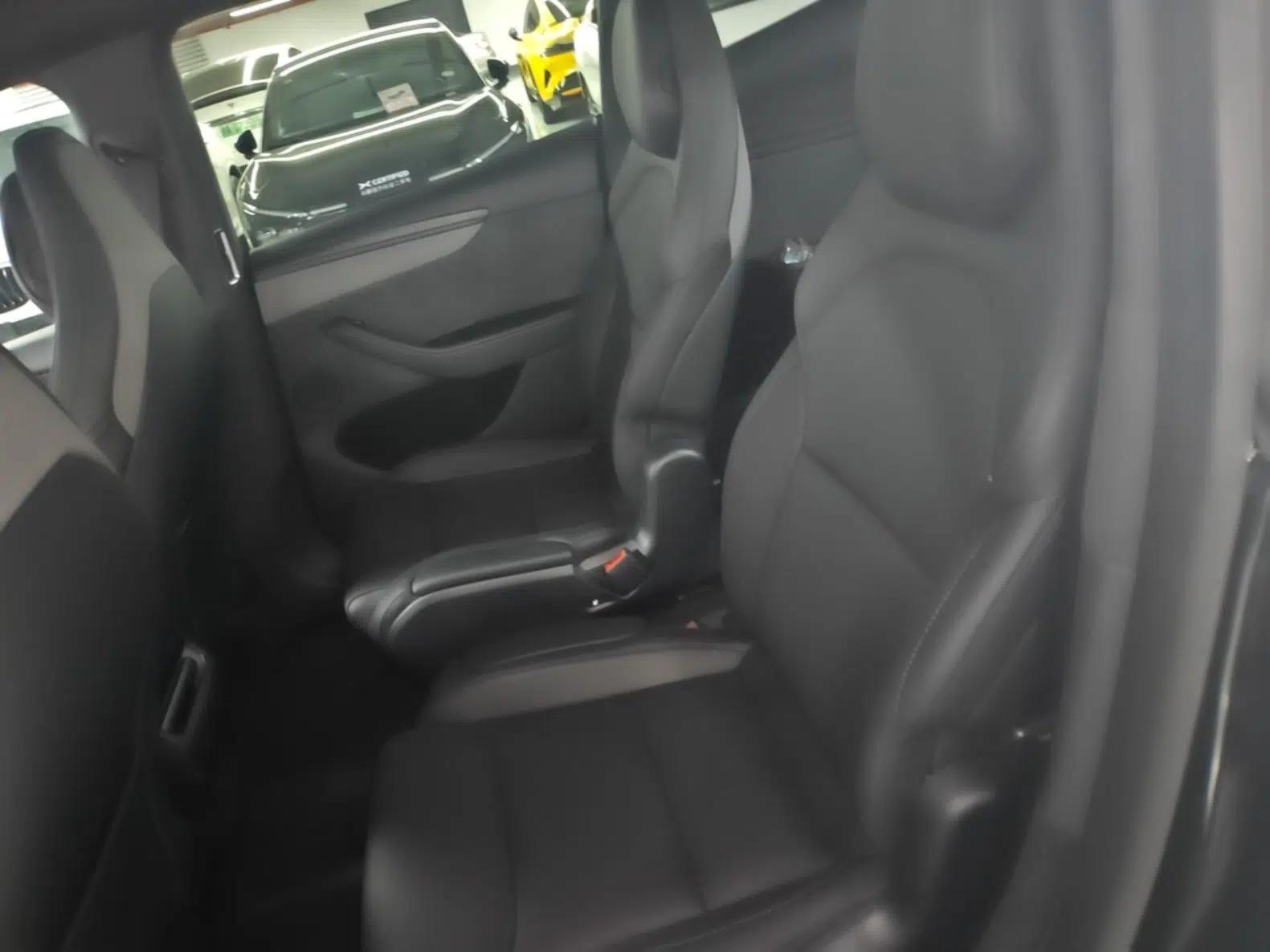 Tesla Model Y L 2025 Model Long-Range All-Wheel-Drive Version — миниатюра 20