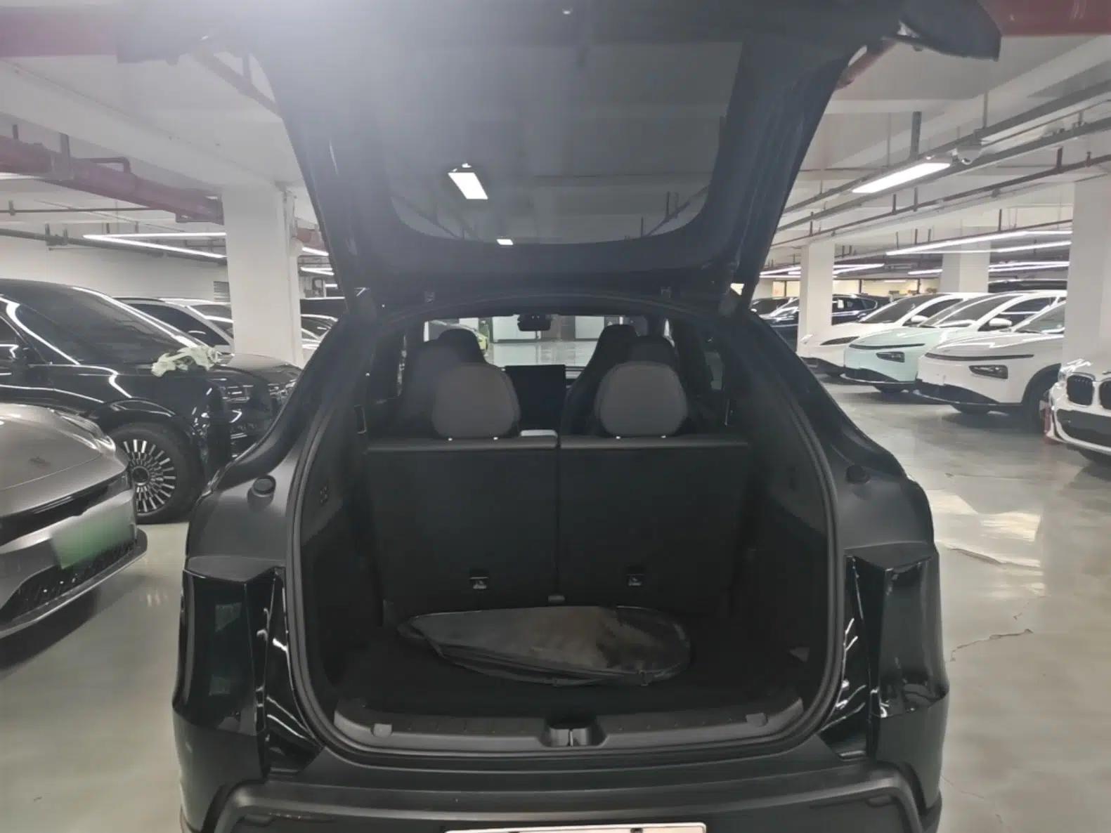 Tesla Model Y L 2025 Model Long-Range All-Wheel-Drive Version — миниатюра 22
