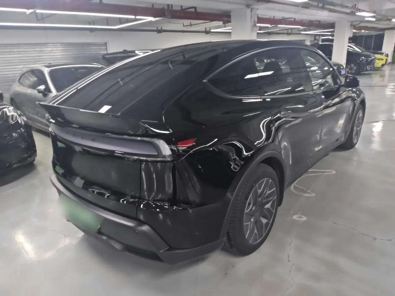 Tesla Model Y L 2025 Model Long-Range All-Wheel-Drive Version — миниатюра 6