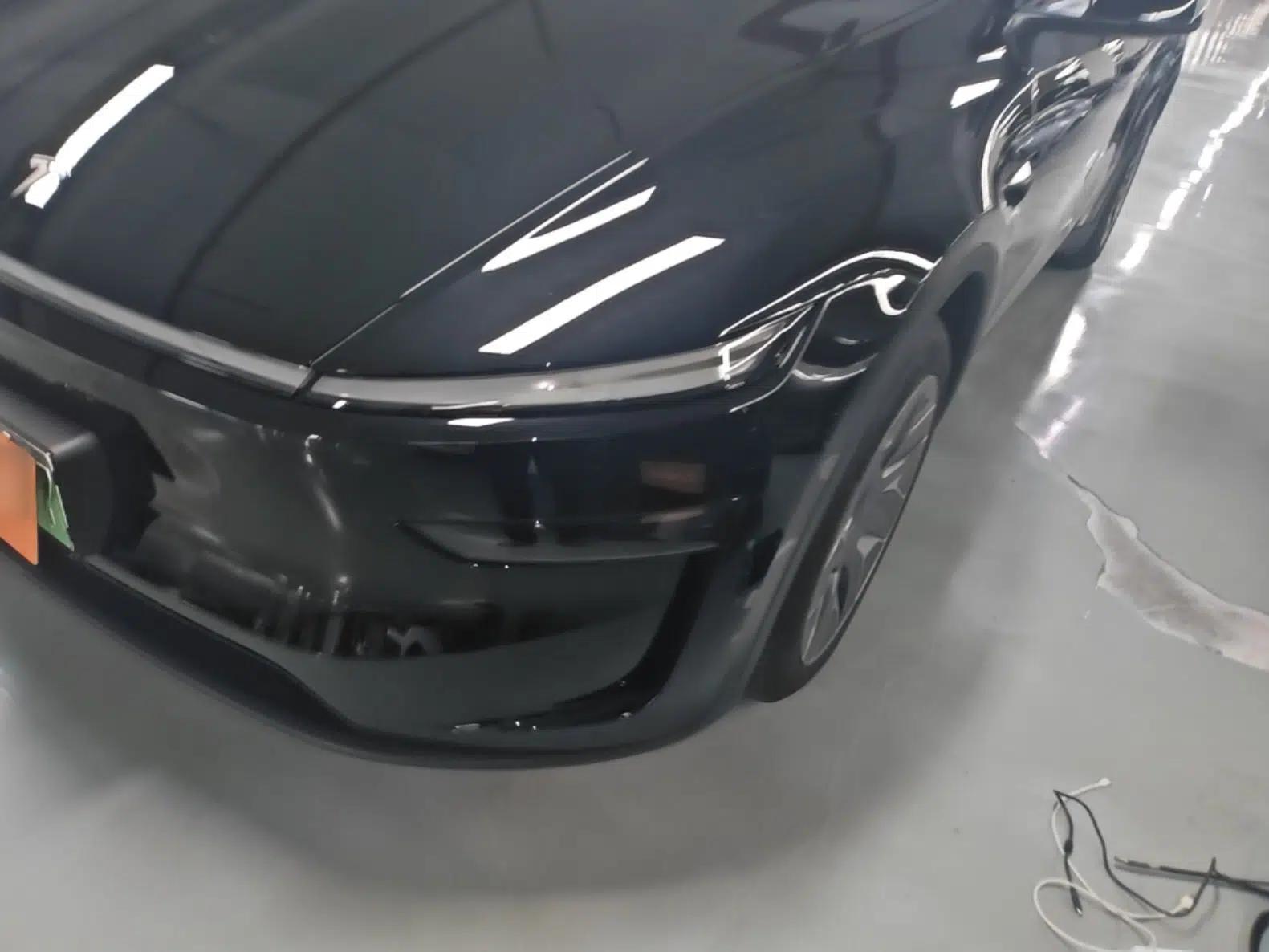 Tesla Model Y L 2025 Model Long-Range All-Wheel-Drive Version — миниатюра 9
