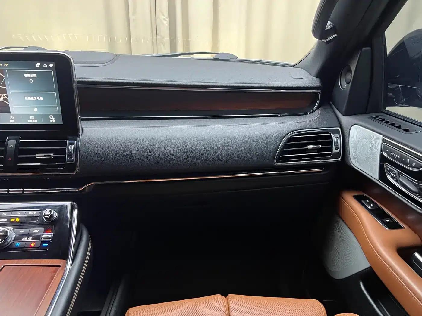 Navigator 2018 3.5T US Spec — миниатюра 5