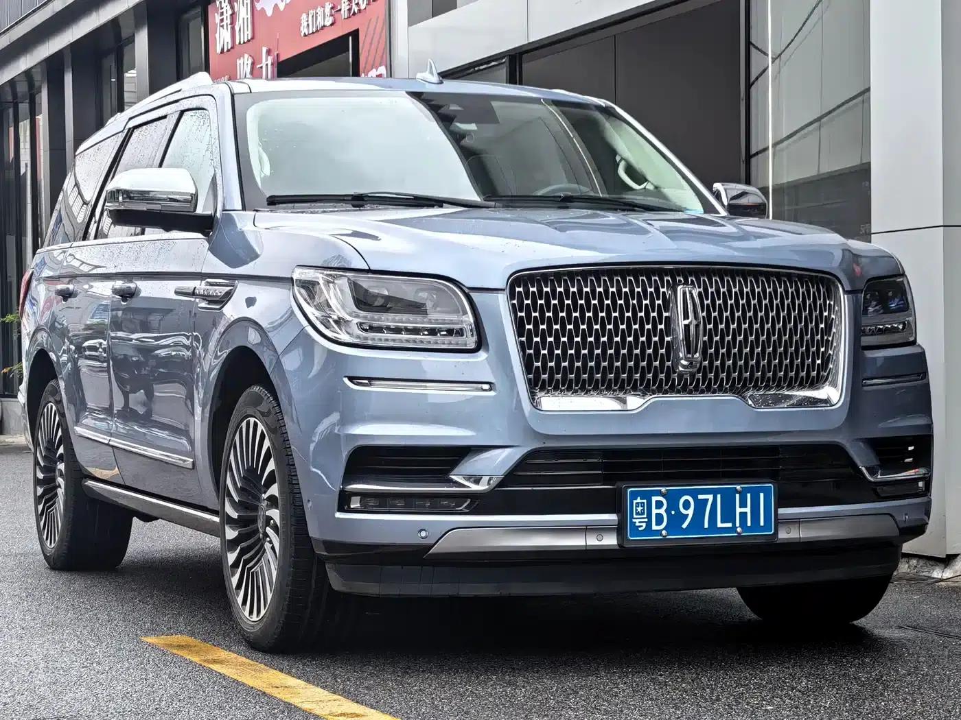 Navigator 2022 3.5T Presidential Edition — миниатюра 3