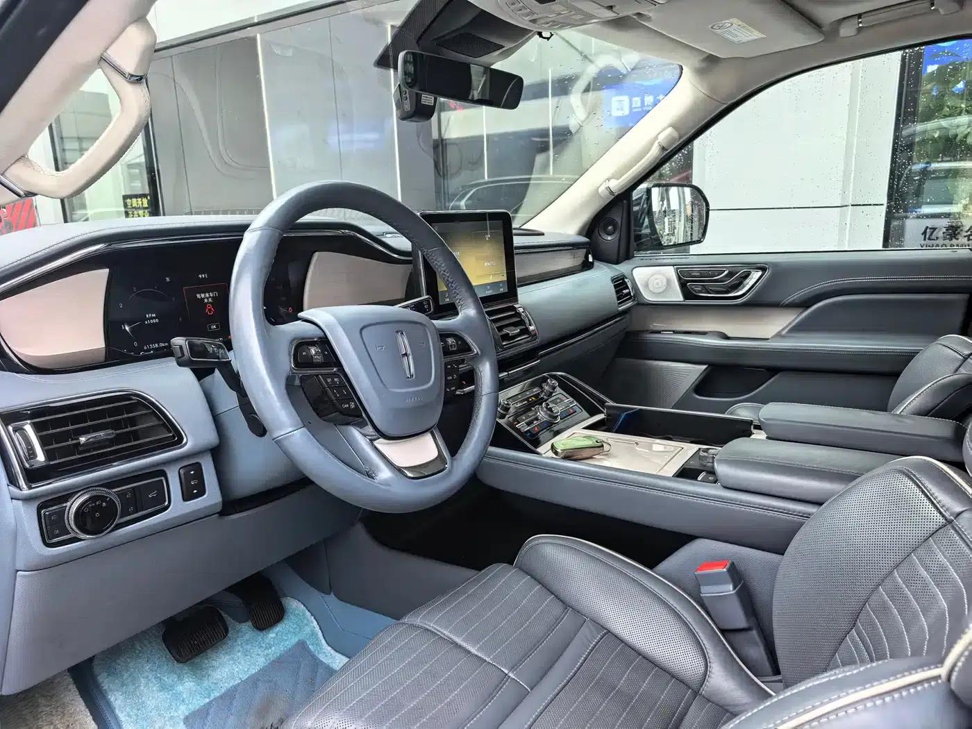 Navigator 2022 3.5T Presidential Edition — миниатюра 4