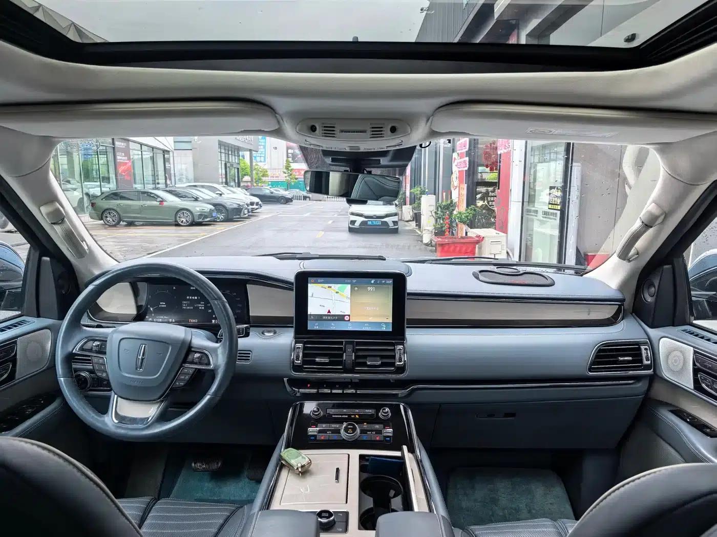 Navigator 2022 3.5T Presidential Edition — миниатюра 7