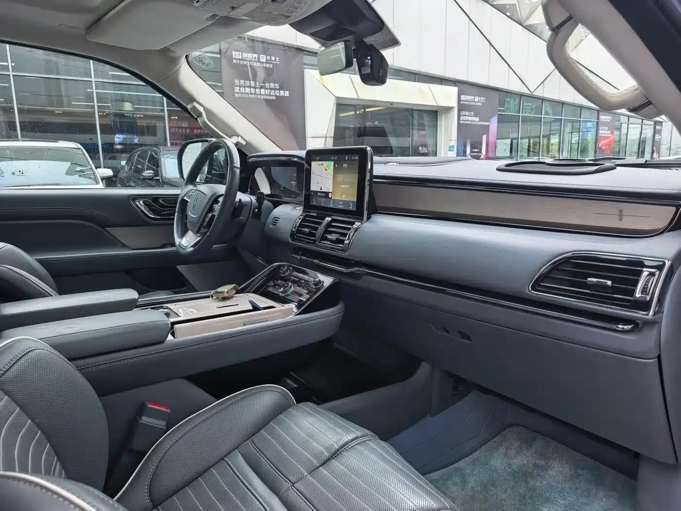 Navigator 2022 3.5T Presidential Edition — миниатюра 8