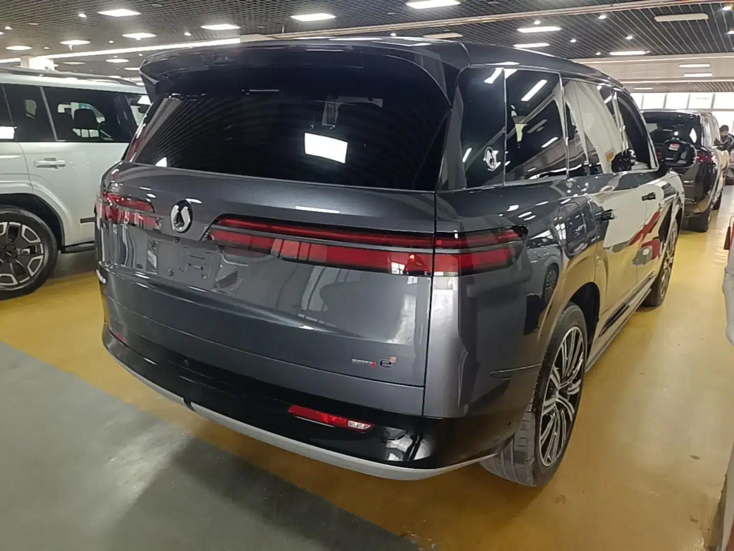 Denza N9 2025 Prestige Version — миниатюра 6