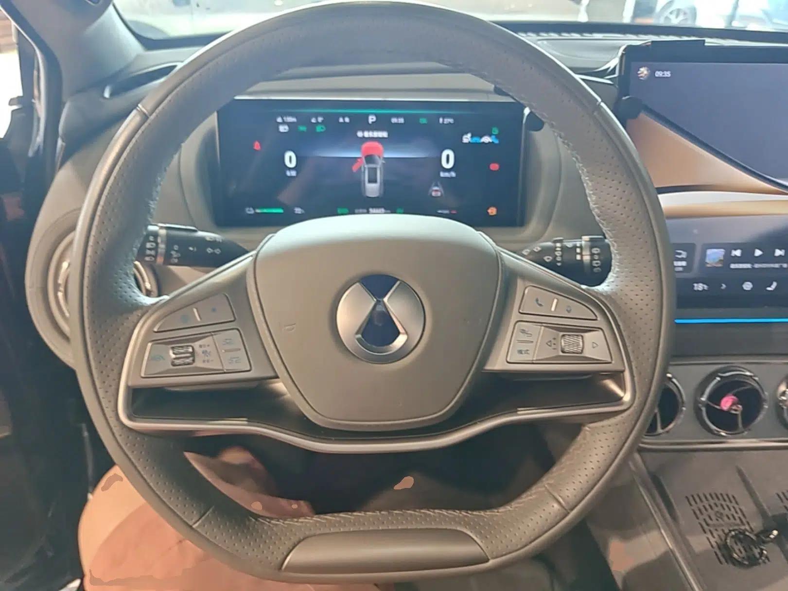 Denza N8 2023 Four-Wheel Drive Ultra-Hybrid Flagship Six-Seater Version — миниатюра 14