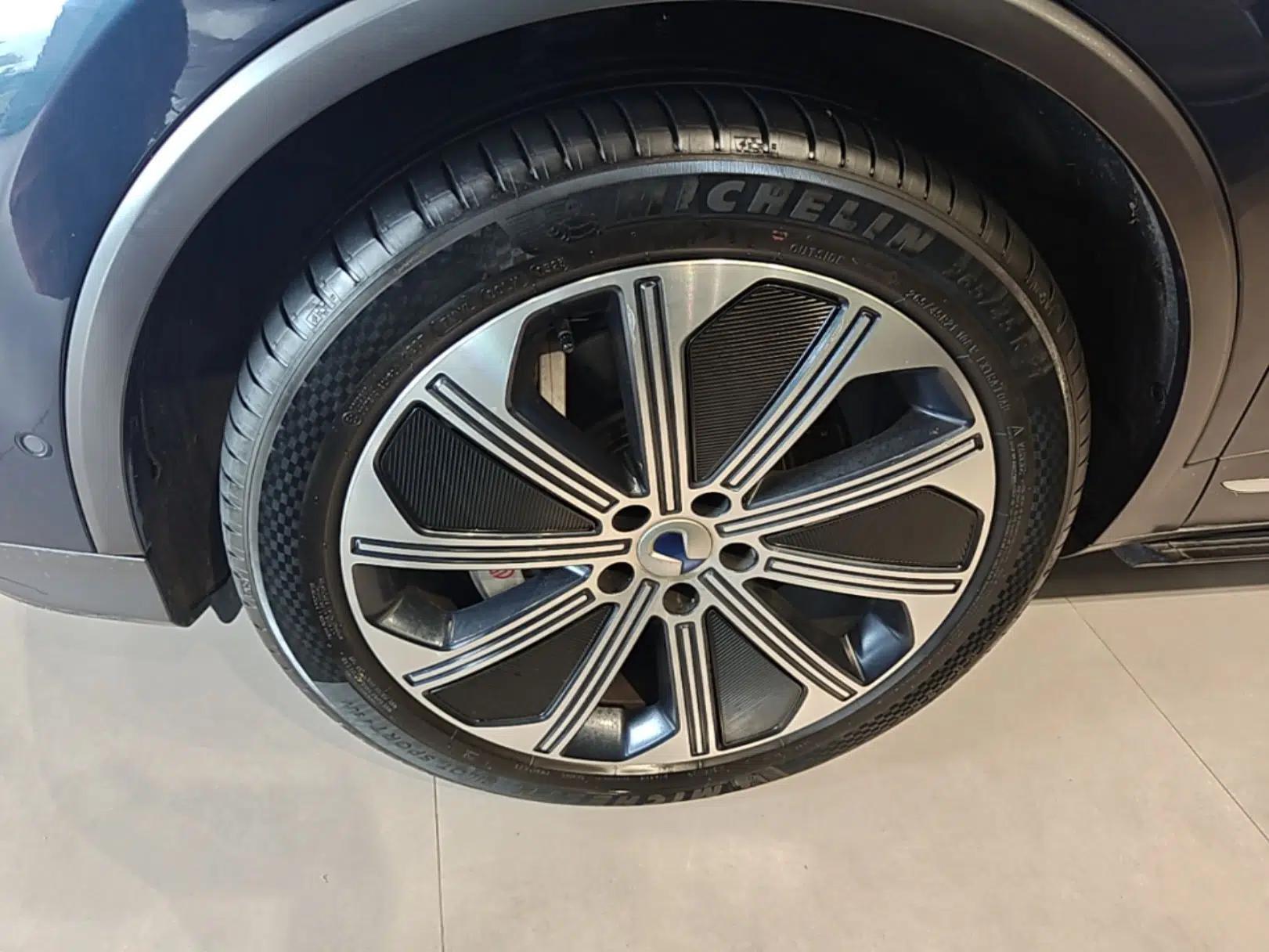Denza N8 2023 Four-Wheel Drive Ultra-Hybrid Flagship Six-Seater Version — миниатюра 8