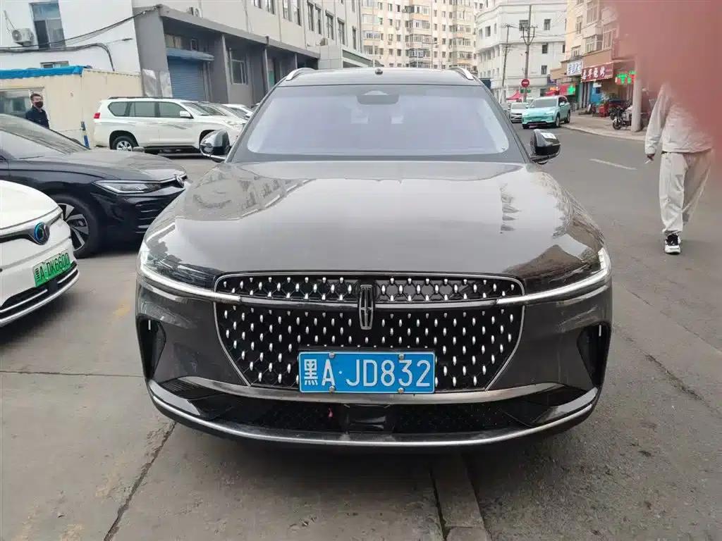 Navigator 2023 2.0T AWD Premium Edition — миниатюра 3