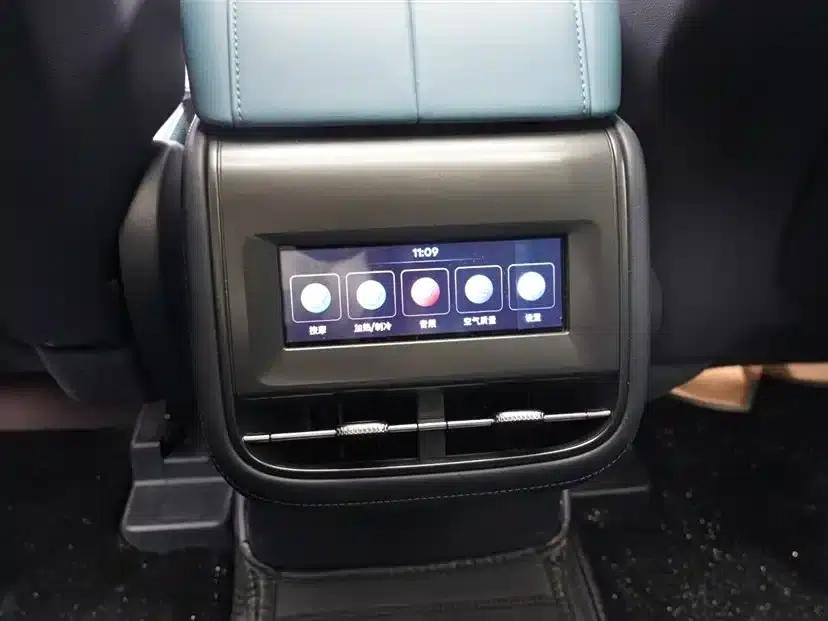 Navigator 2023 2.0T AWD Premium Hybrid — миниатюра 10
