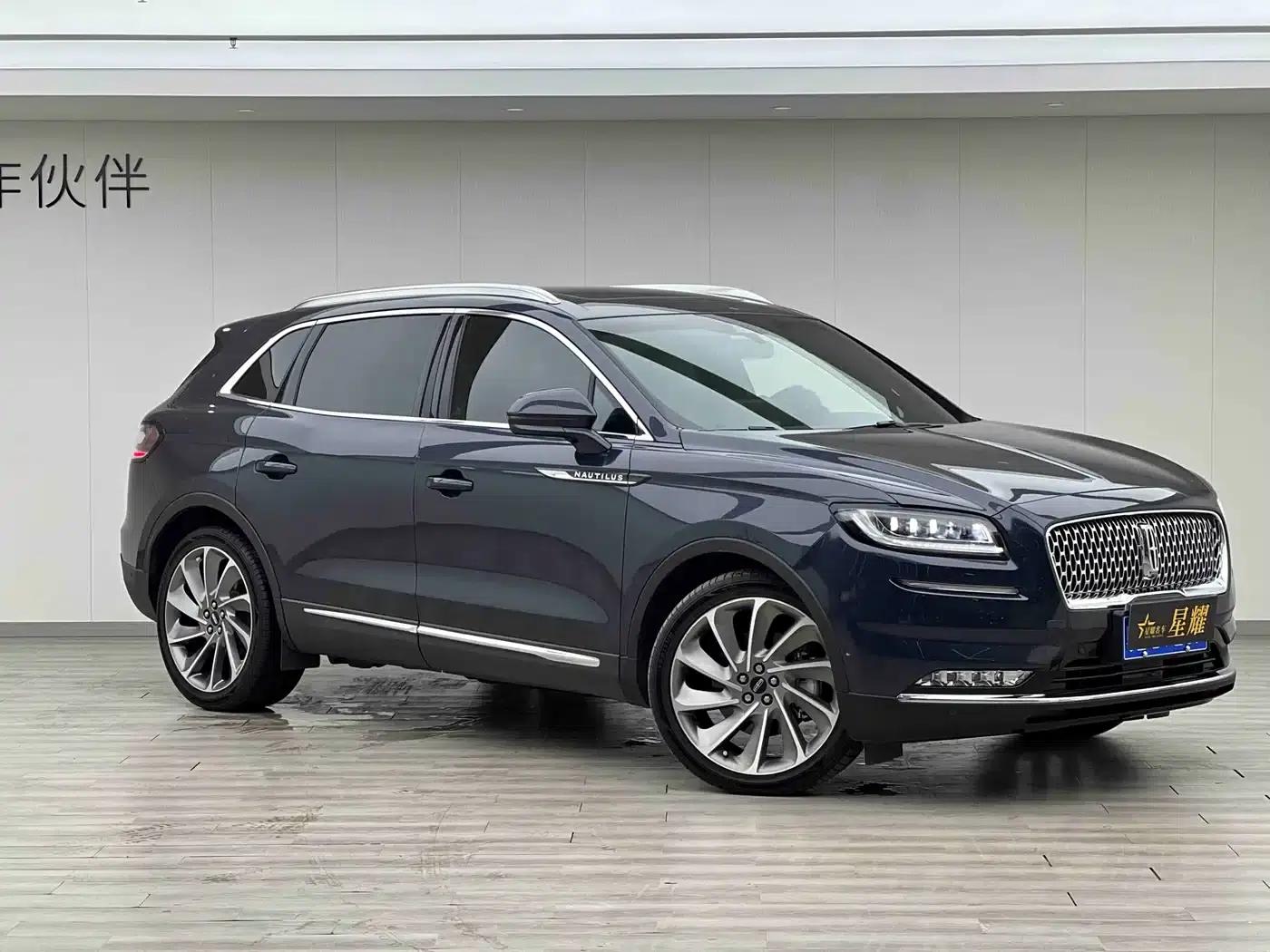 Navigator 2021 2.7T AWD Premium Edition — миниатюра 2