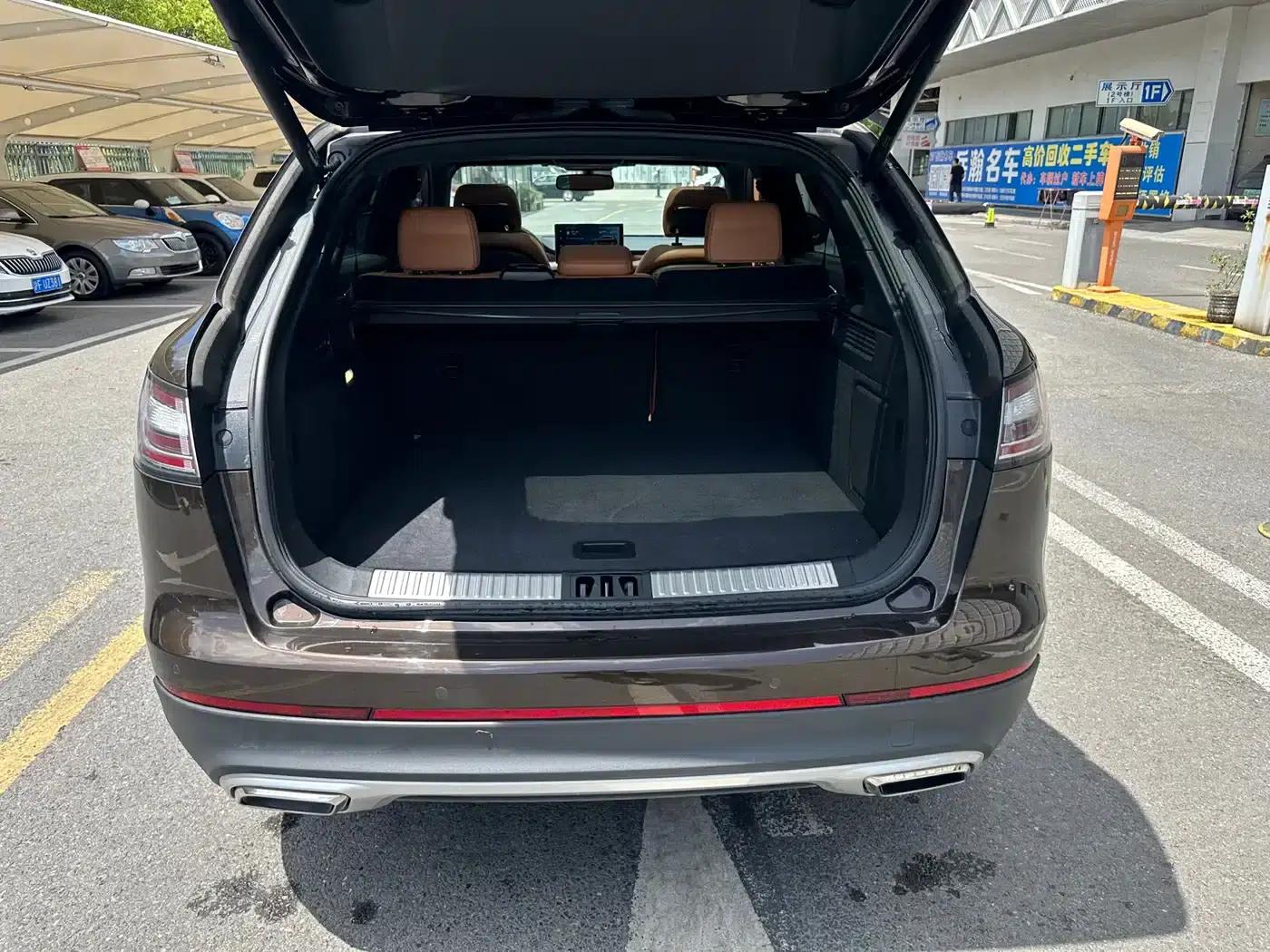 Navigator 2021 2.7T 4WD Presidential Edition — миниатюра 17