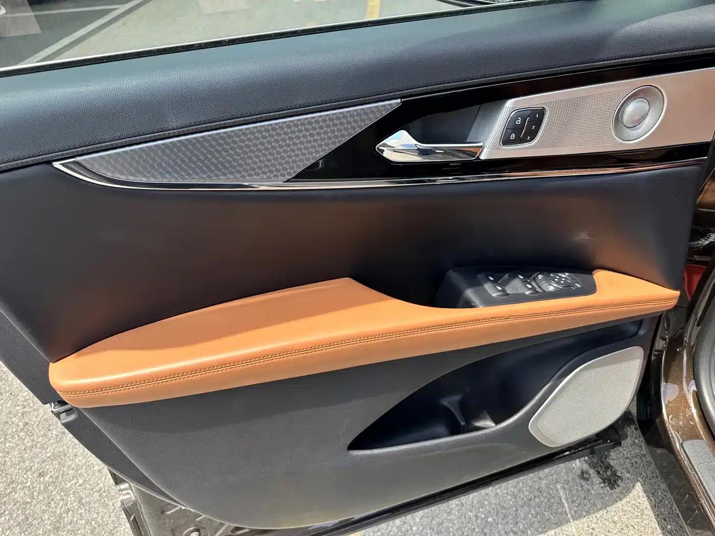 Navigator 2021 2.7T 4WD Presidential Edition — миниатюра 5