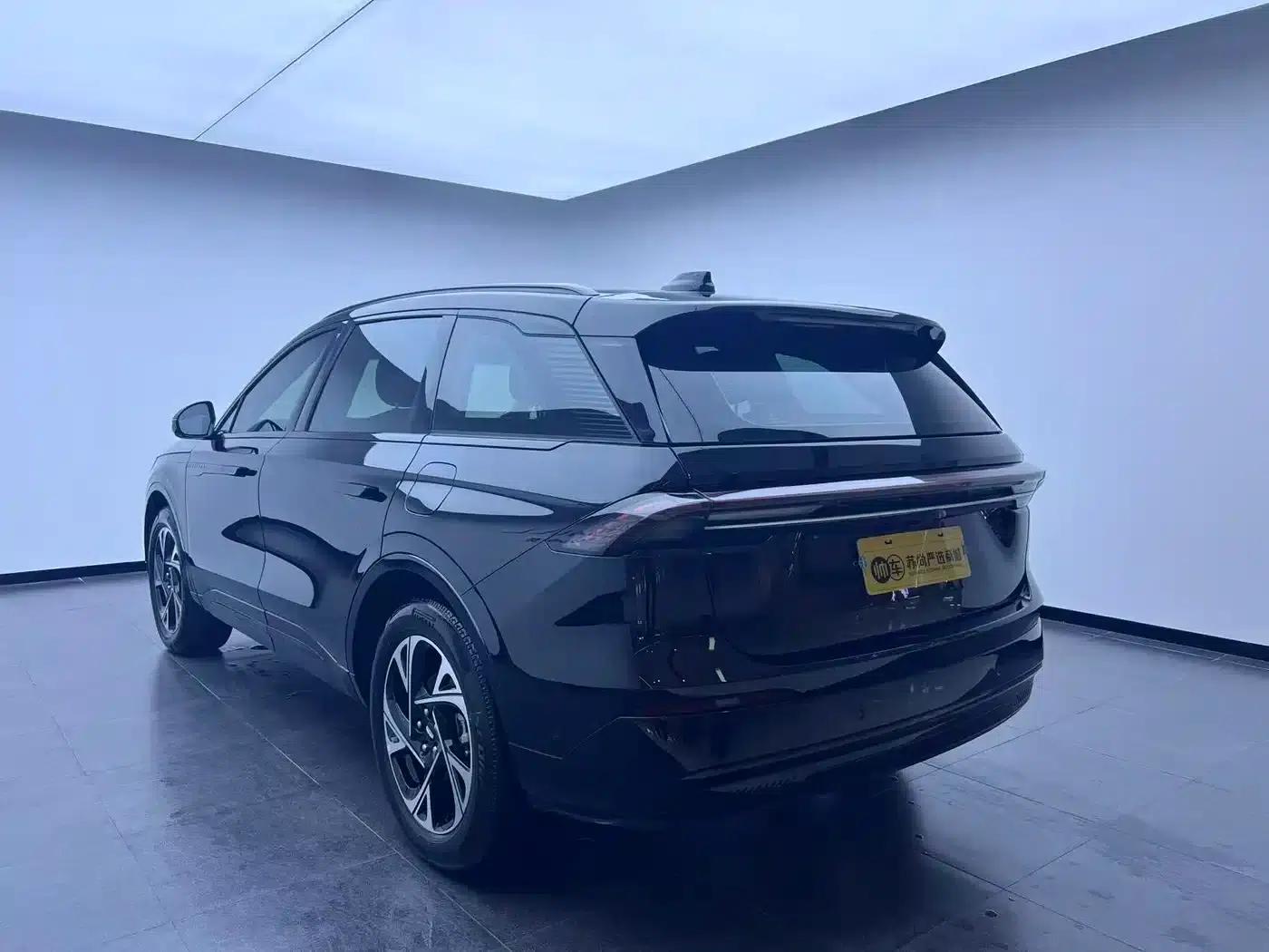 Navigator 2023 2.0T AWD Premium Hybrid — миниатюра 11
