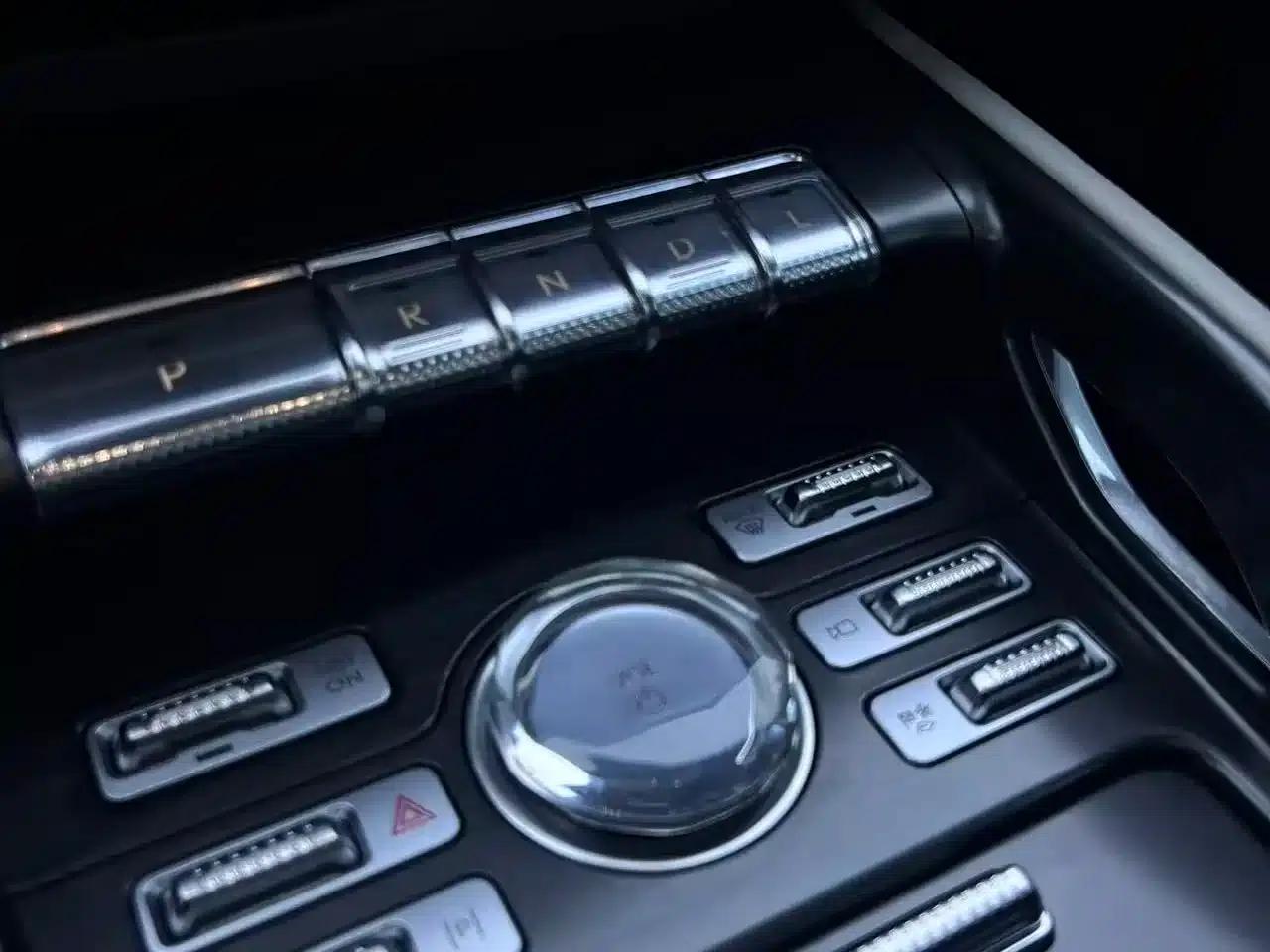 Navigator 2023 2.0T AWD Premium Hybrid — миниатюра 13