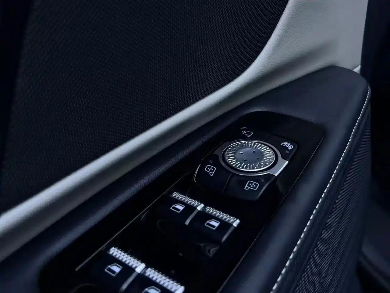 Navigator 2023 2.0T AWD Premium Hybrid — миниатюра 14