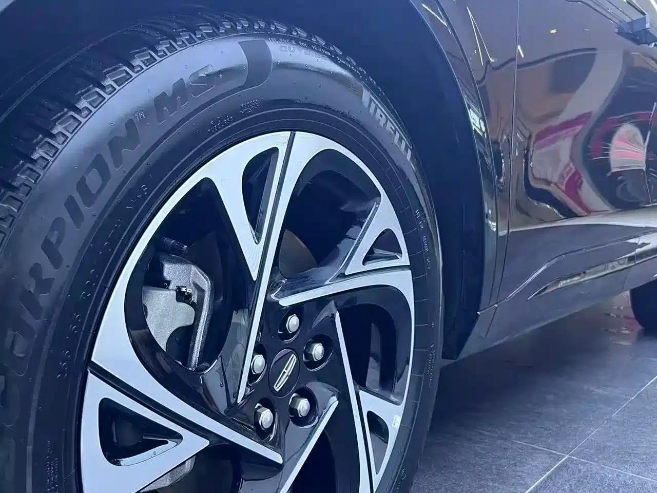 Navigator 2023 2.0T AWD Premium Hybrid — миниатюра 22