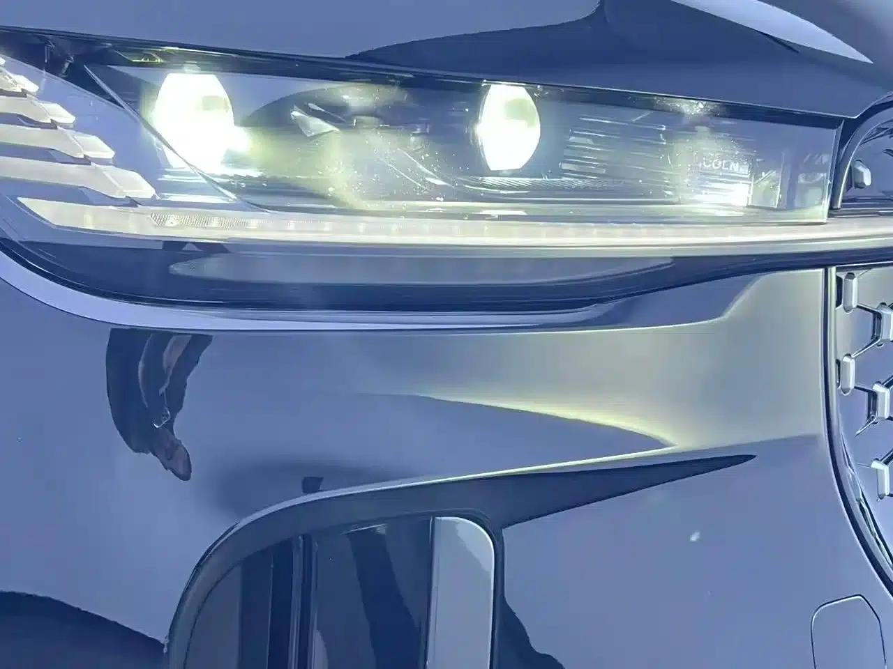 Navigator 2023 2.0T AWD Premium Hybrid — миниатюра 25