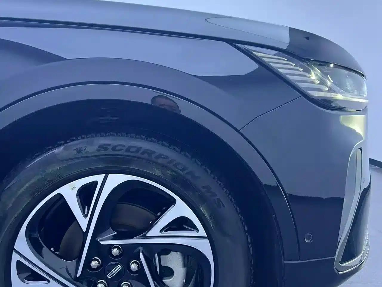 Navigator 2023 2.0T AWD Premium Hybrid — миниатюра 26