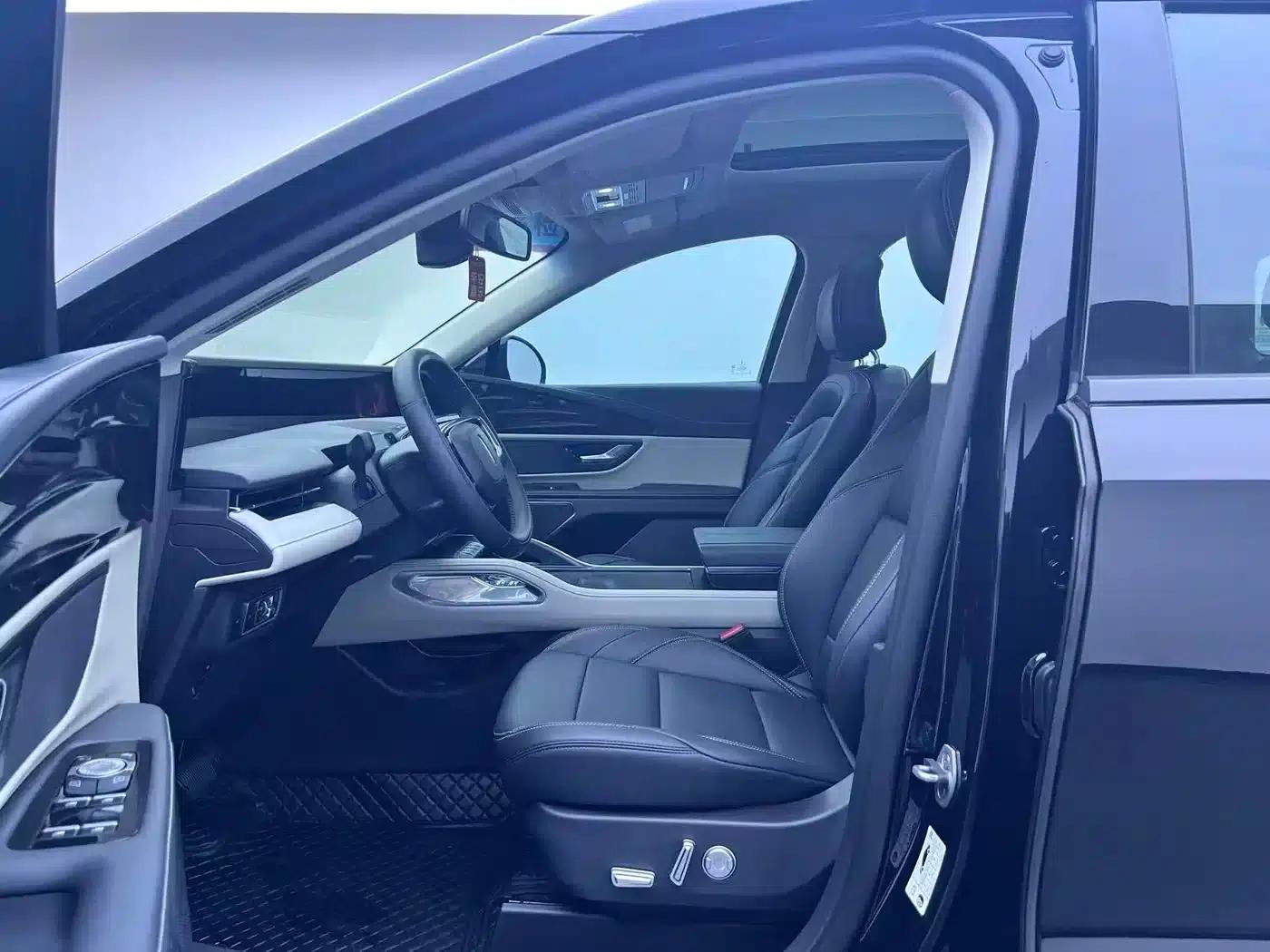 Navigator 2023 2.0T AWD Premium Hybrid — миниатюра 4