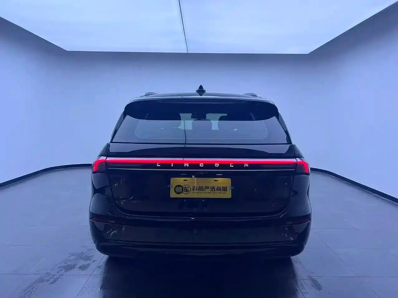 Navigator 2023 2.0T AWD Premium Hybrid — миниатюра 9