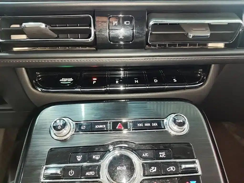 Navigator 2021 2.0T AWD Premium Edition — миниатюра 14